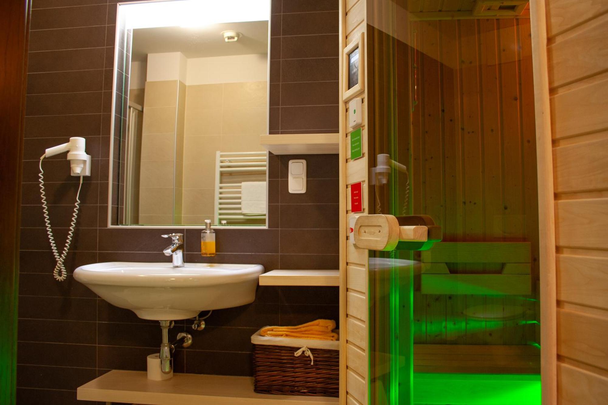 Sissi Park Aparthotel Лахтал Екстериор снимка